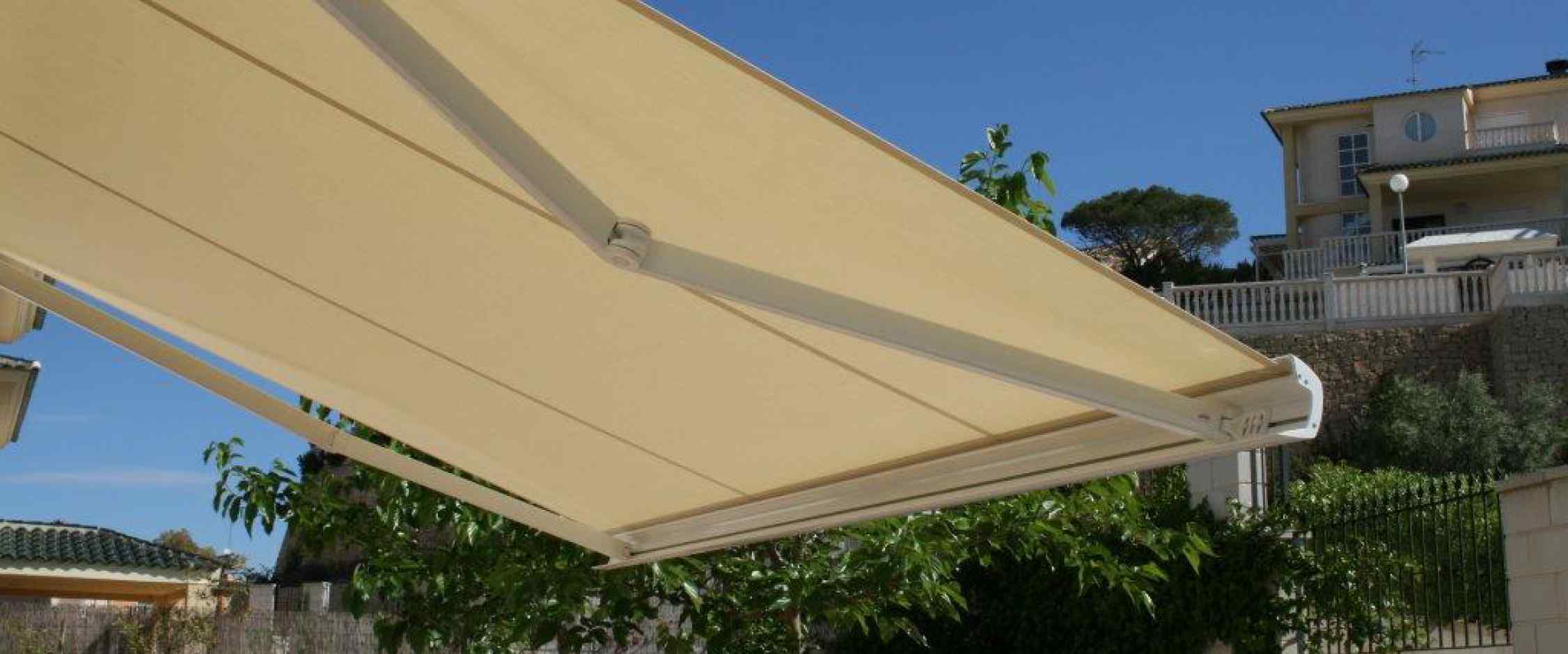 Toldo brazo invisible IRIS